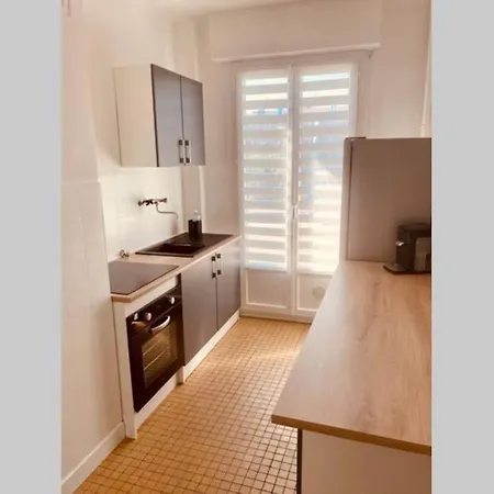 Proche Des Plages Et Aéroport Appartement Nice